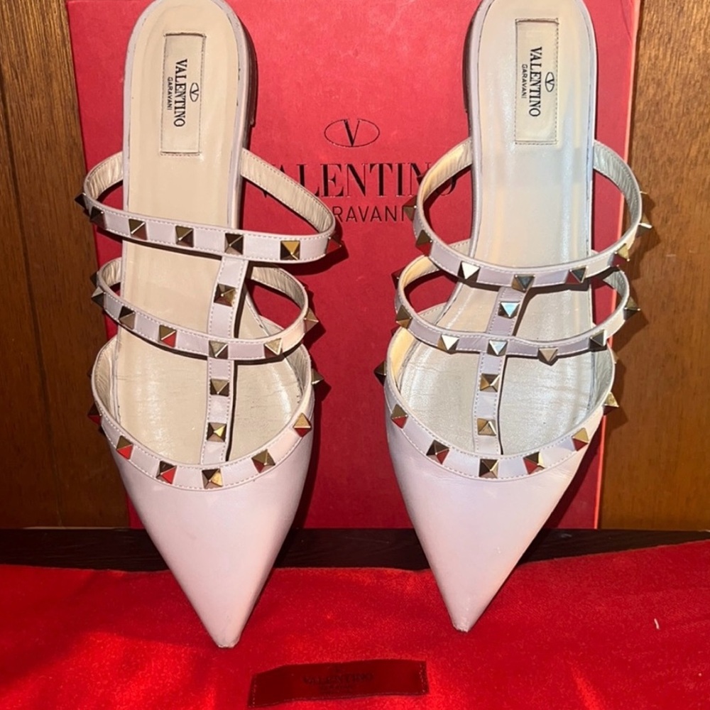 Valentino Women's White Studded Heels pre owned EU size 40